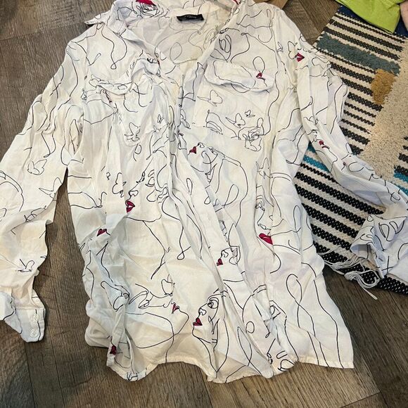 Milk & Honey small abstract button down - Picture 3 of 8